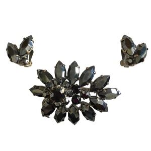 Juliana D & E Black Rhinestone Leaf Shaped Brooch Clip Earring Set Vintage